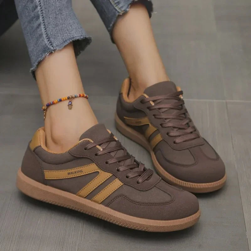 Sneaker mit Schnürung Gummisohle