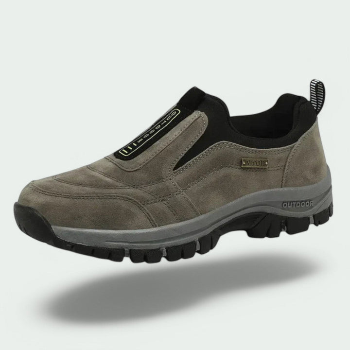 Orthopädische Wanderschuhe mit Profilsohle
