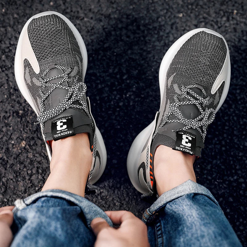 Orthopädische Sneaker mit Schnürung aus Mesh