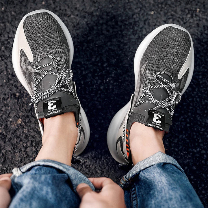 Orthopädische Sneaker mit Schnürung aus Mesh
