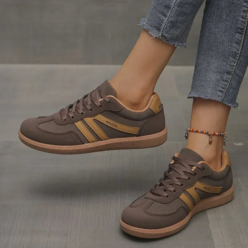 Sneaker mit Schnürung Gummisohle