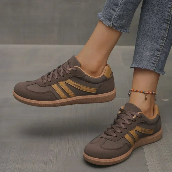Sneaker mit Schnürung Gummisohle
