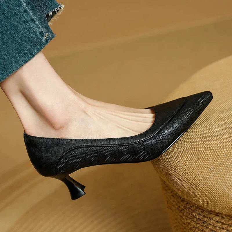 Pumps aus echtem Leder für Damen mit spitzer Zehenpartie