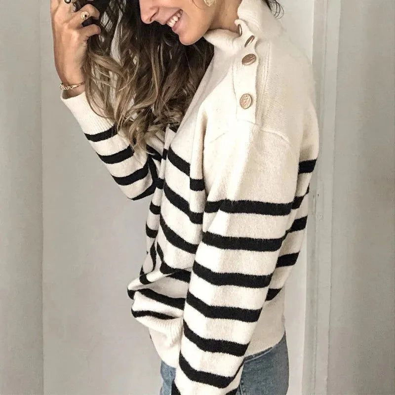 Sally - Gestreifter hochgeschlossener Pullover