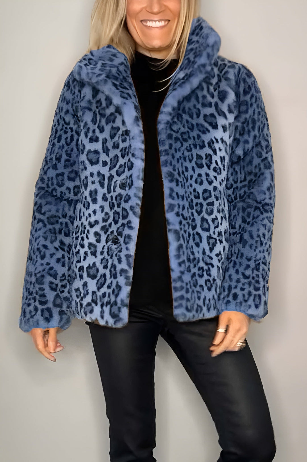 Sarah - Modischer Leoparden Kunstpelzmantel