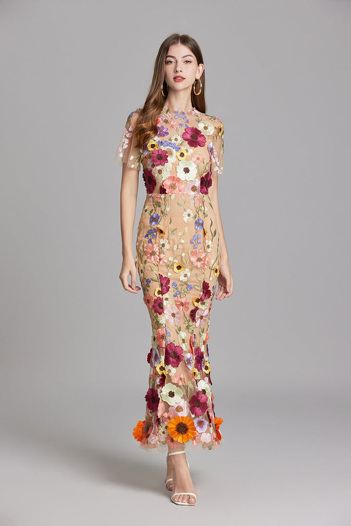 Damen-Maxikleid mit Blumenapplikationen