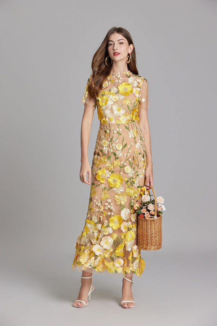 Damen-Maxikleid mit Blumenapplikationen