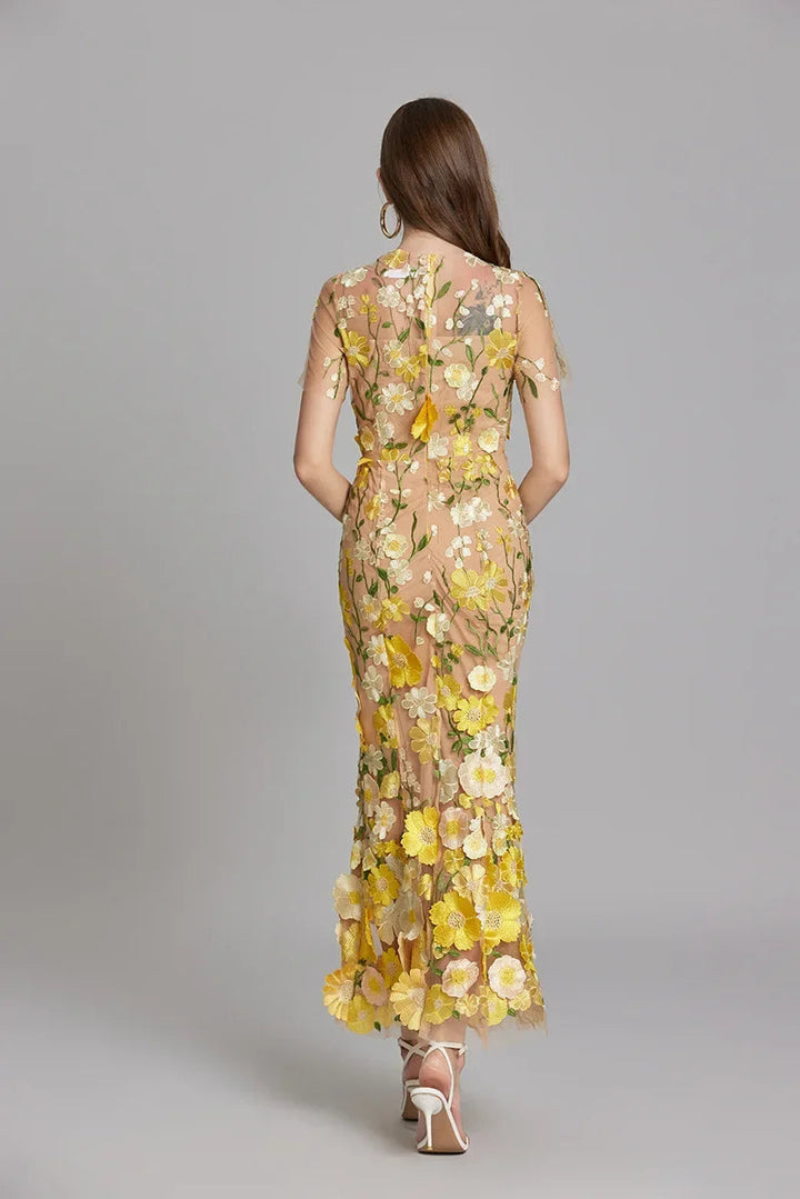Damen-Maxikleid mit Blumenapplikationen
