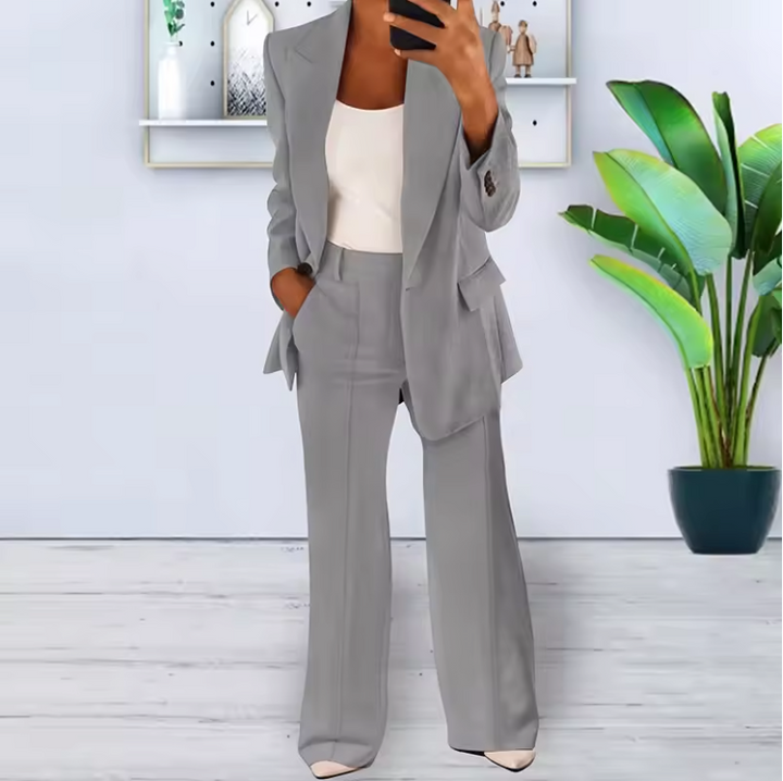 Maßgeschneidertes Blazer-Hosen-Set für Damen