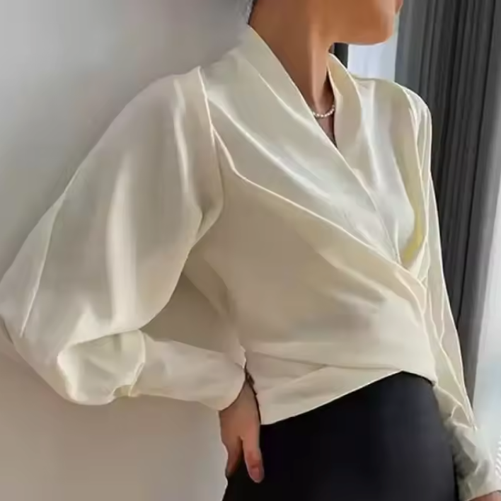 Bluse Damen mit Puffärmeln und V-Ausschnitt – elegante Schnittform