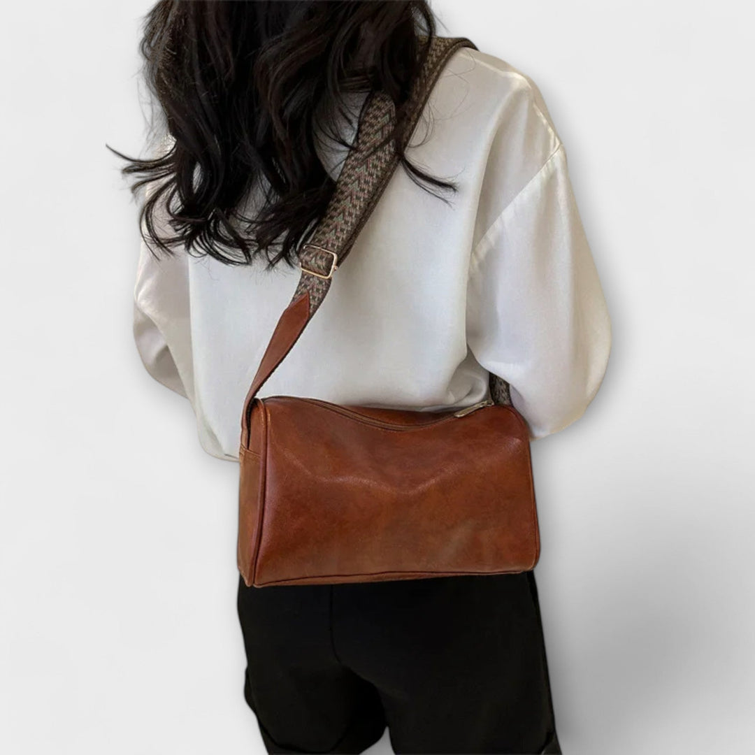 Anke | Moderne Damen-Schultertasche für den Alltag