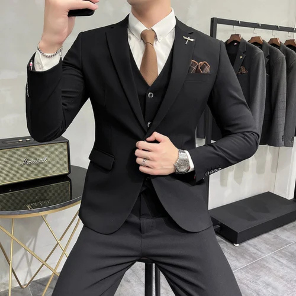 Slim-Fit Dreiteiler Herrenanzug | Markante Silhouette & Souveräner Auftritt