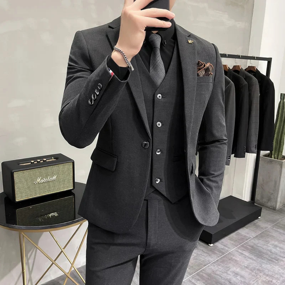 Slim-Fit Dreiteiler Herrenanzug | Markante Silhouette & Souveräner Auftritt