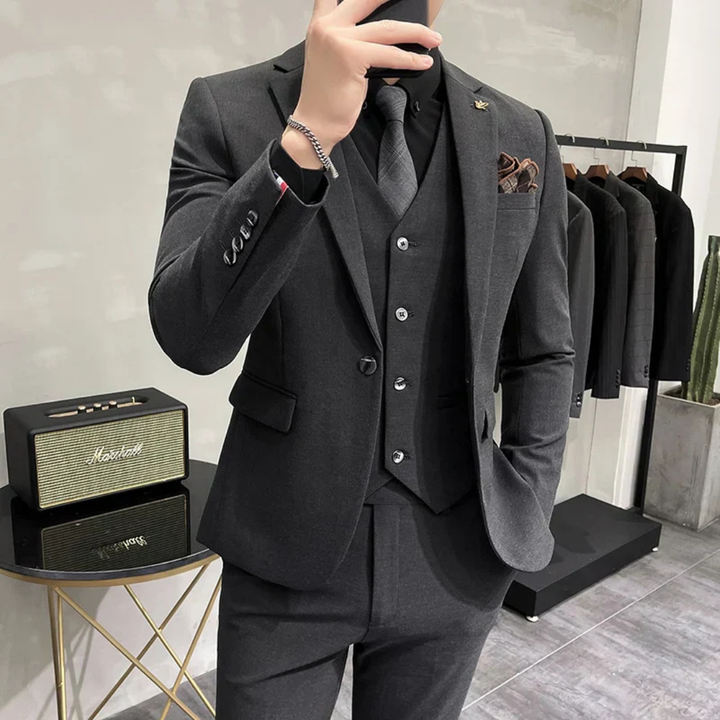 Slim-Fit Dreiteiler Herrenanzug | Markante Silhouette & Souveräner Auftritt