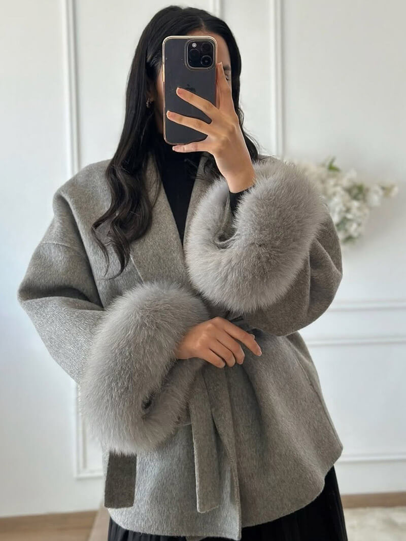 Valeria – Kurze, elegante Damenjacke mit Bindegürtel