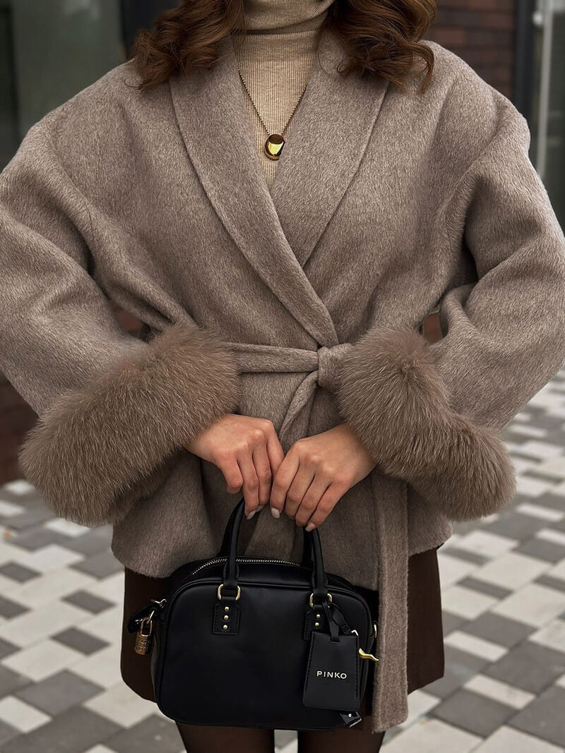 Valeria – Kurze, elegante Damenjacke mit Bindegürtel