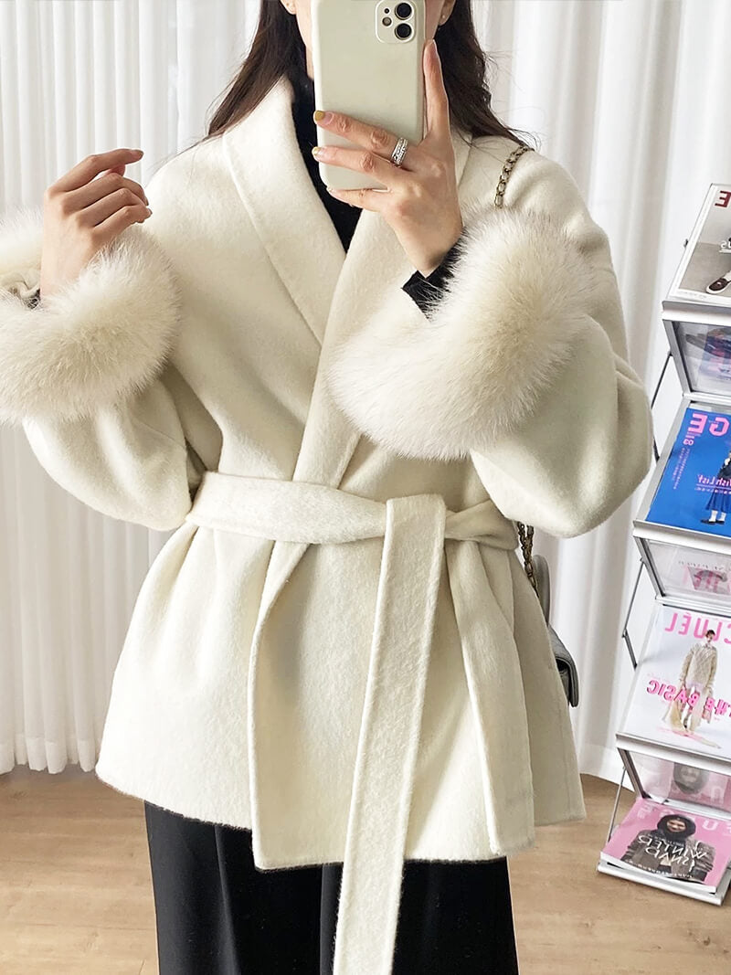 Valeria – Kurze, elegante Damenjacke mit Bindegürtel