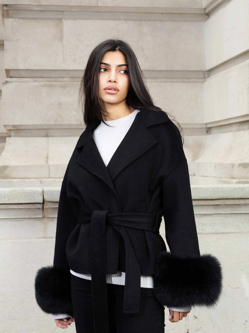 Valeria – Kurze, elegante Damenjacke mit Bindegürtel