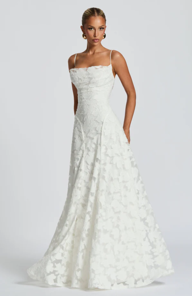 Lina | Elegantes Maxikleid mit Spitze