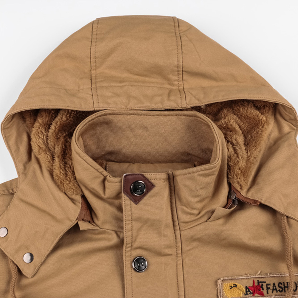 Winterjacke Mit Kapuze | Reißverschluss Und Taschen