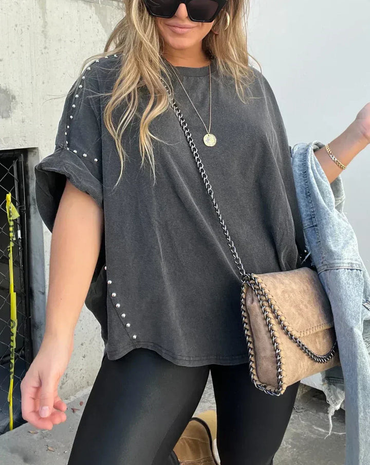 T-Shirt in Übergröße mit Nieten