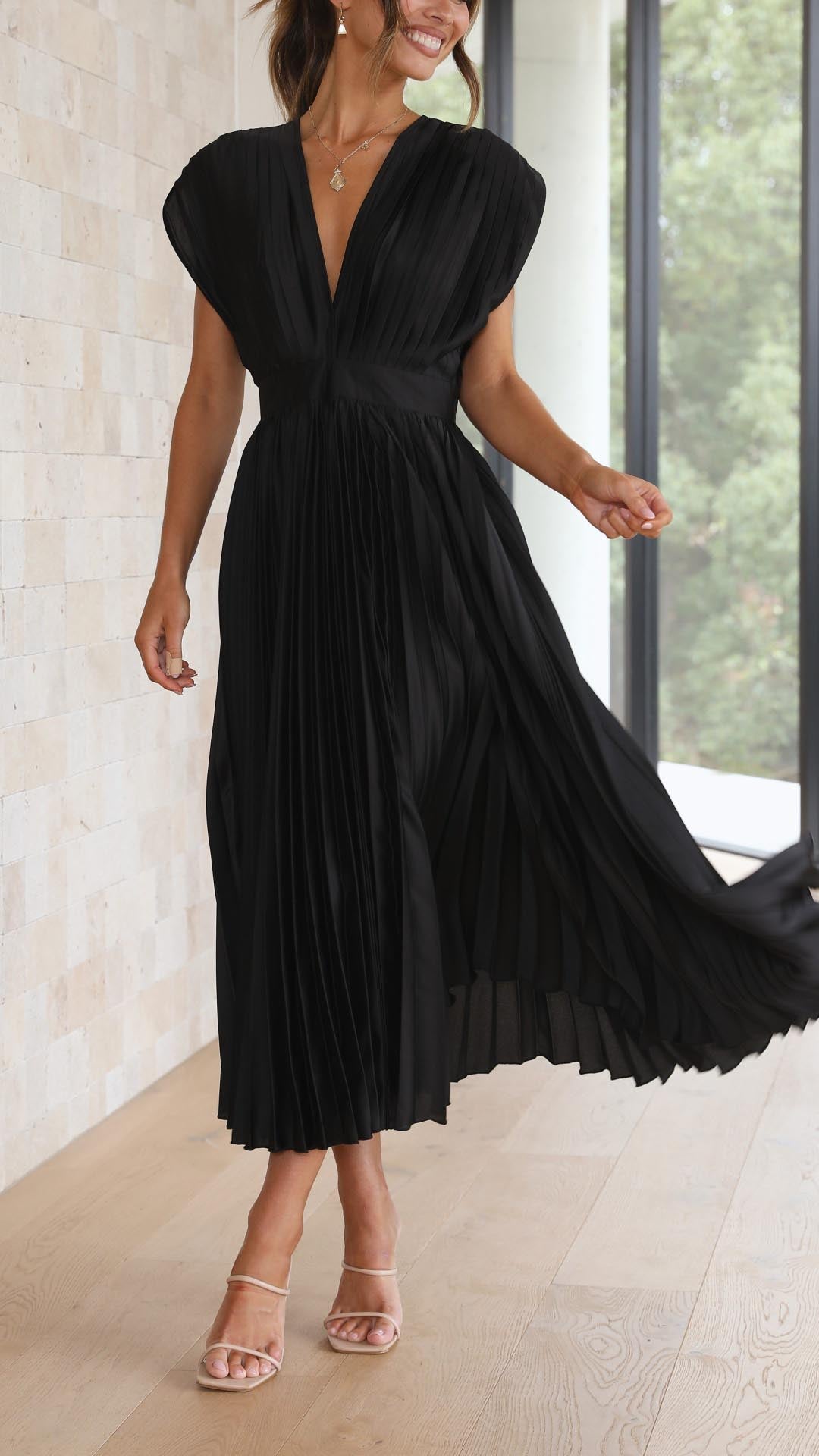 Bettina | Damen Klassisches Gefaltetes Maxikleid