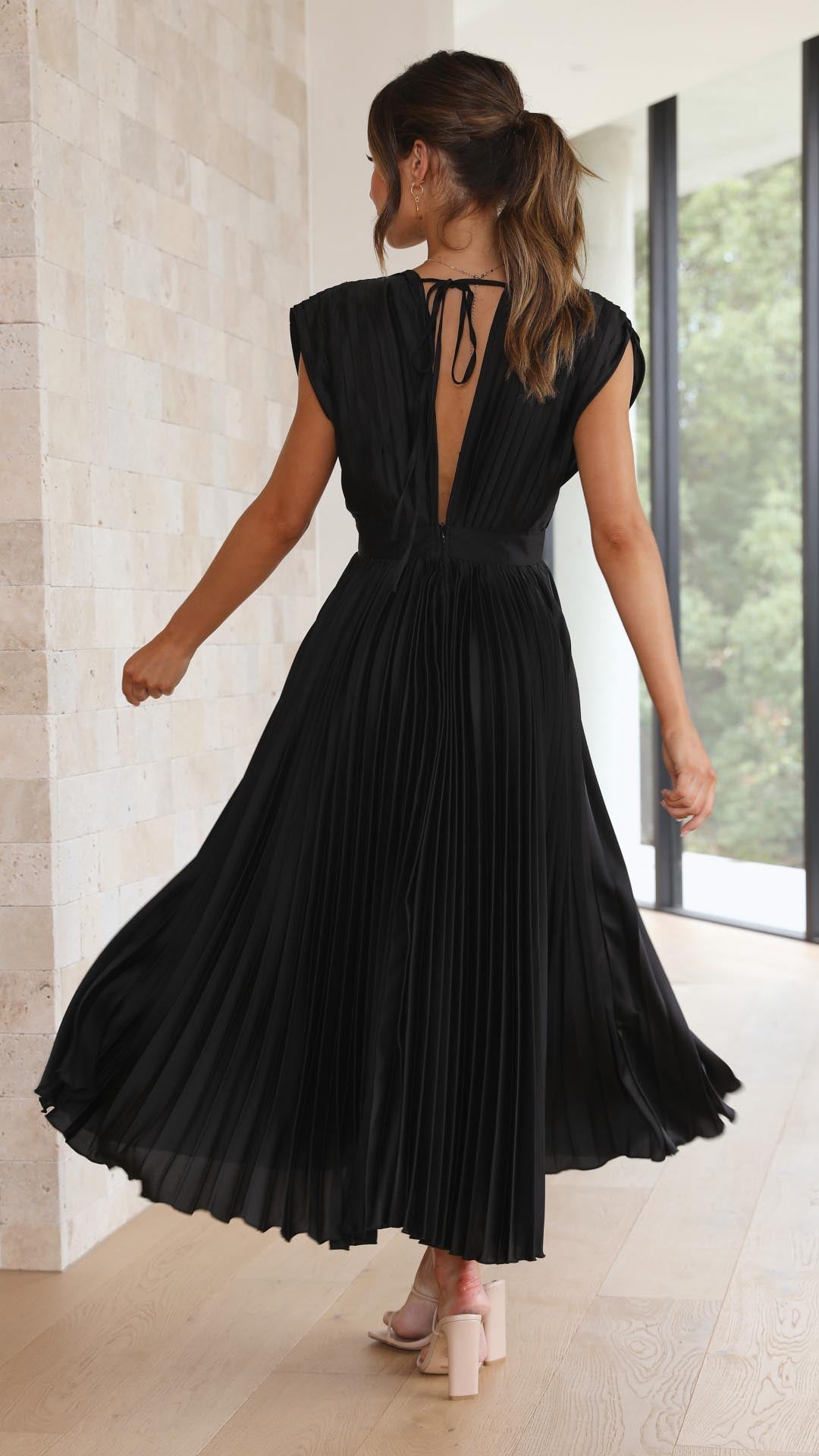 Bettina | Damen Klassisches Gefaltetes Maxikleid