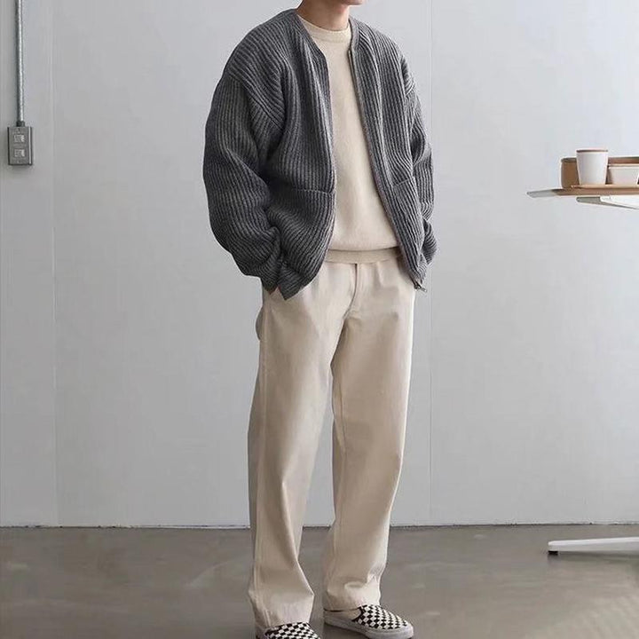 Trendige Strickjacke
