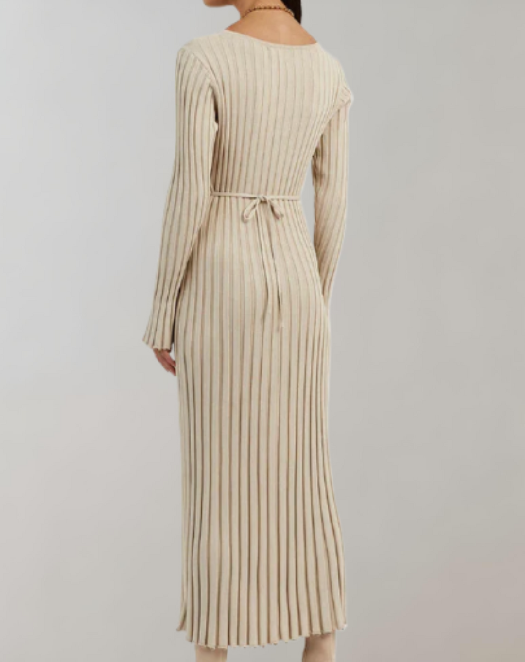 Unifarbenes Maxikleid aus Strick mit langen Ärmeln und V-Ausschnitt