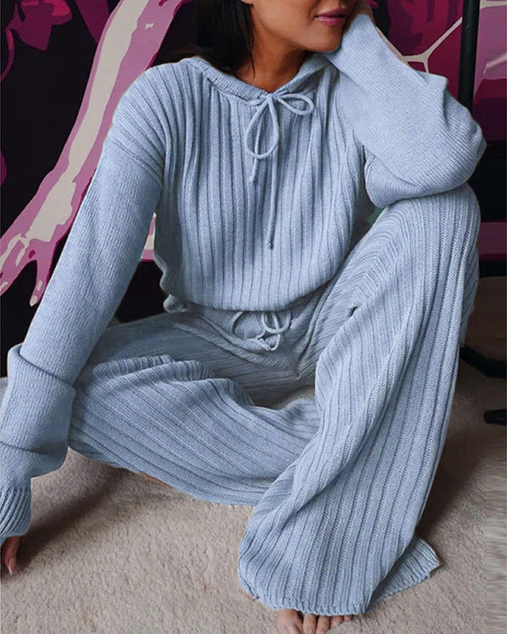 Warmer stylischer Pyjama-Anzug mit Kapuze