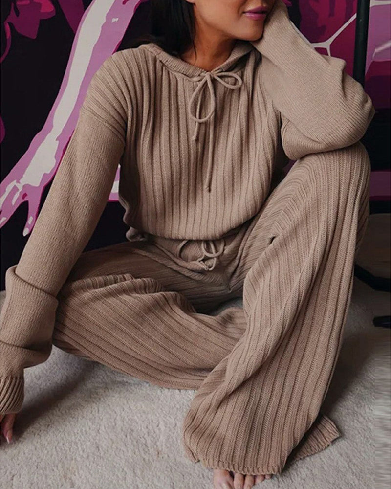 Warmer stylischer Pyjama-Anzug mit Kapuze