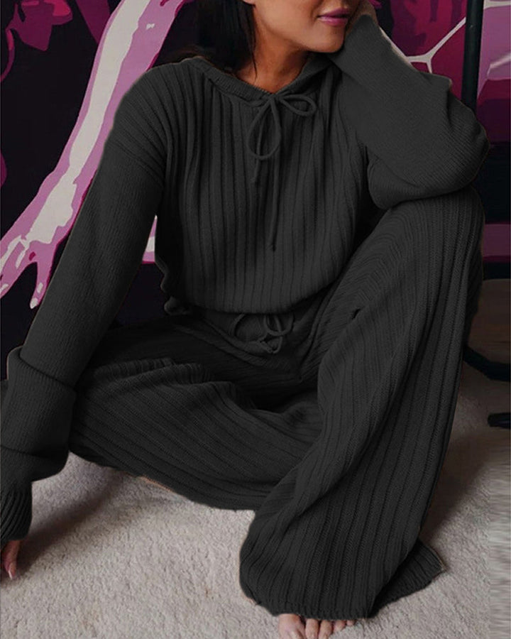 Warmer stylischer Pyjama-Anzug mit Kapuze