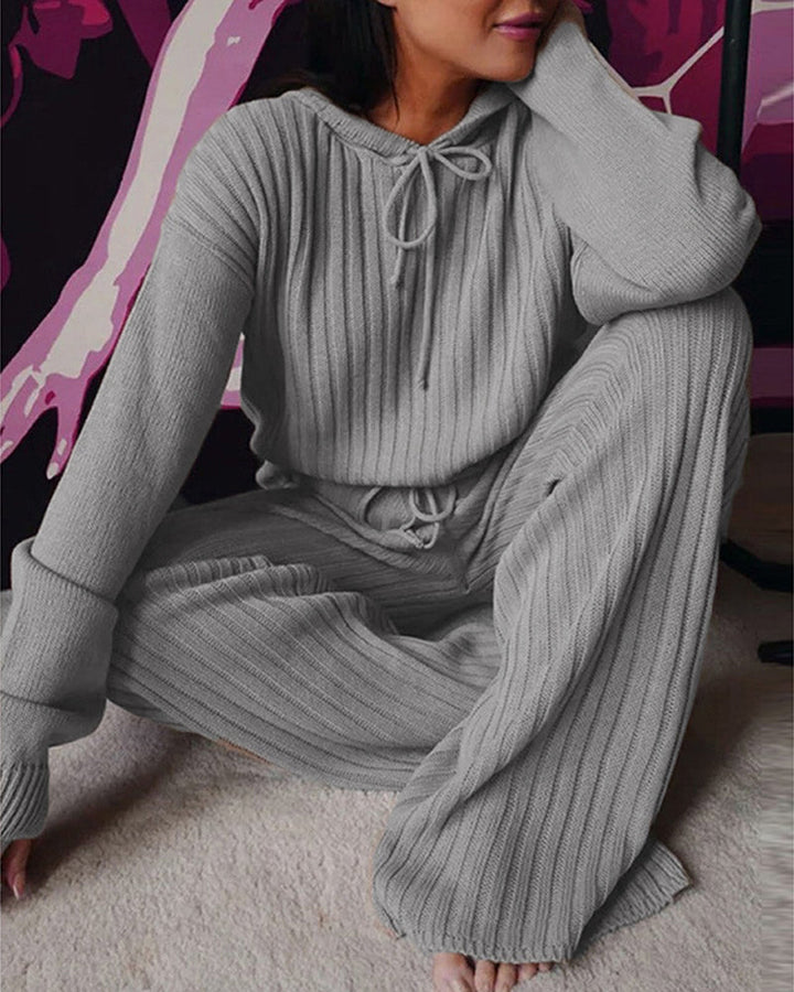 Warmer stylischer Pyjama-Anzug mit Kapuze