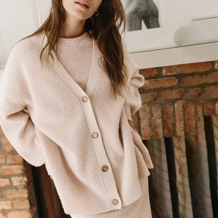 Weiche Strickjacke für Frauen in Übergröße mit kuscheligen Schichten
