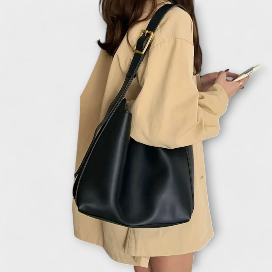 Karla | Damen Schultertasche im klassischen Stil