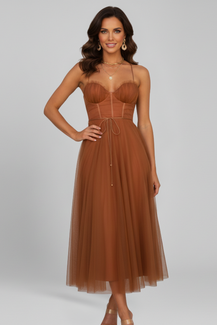 Anna | Damenkleid mit trägerlosem Oberteil und Tüllrock