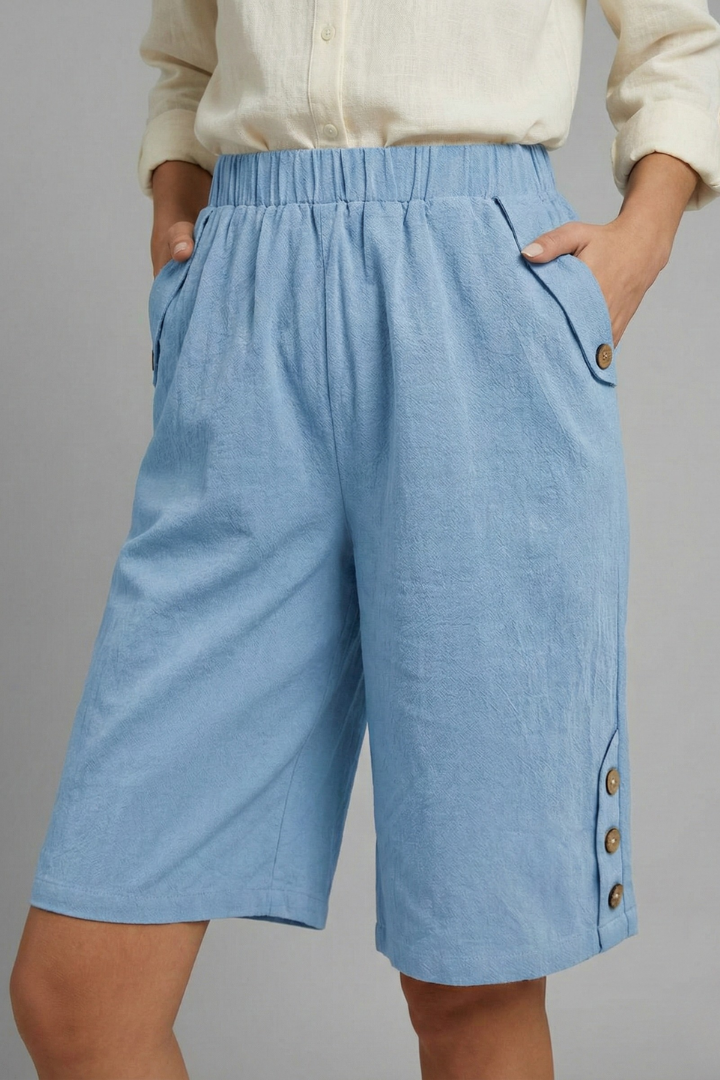 Felicia | Damen-Shorts mit elastischem Bund, weitem Bein und Knöpfen
