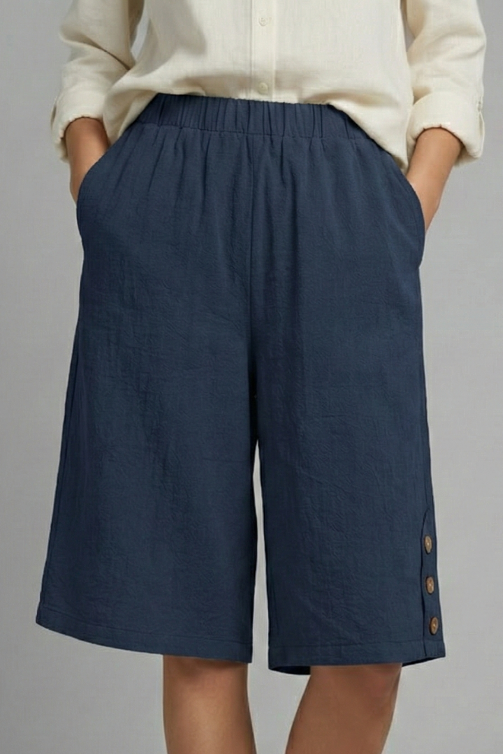 Felicia | Damen-Shorts mit elastischem Bund, weitem Bein und Knöpfen