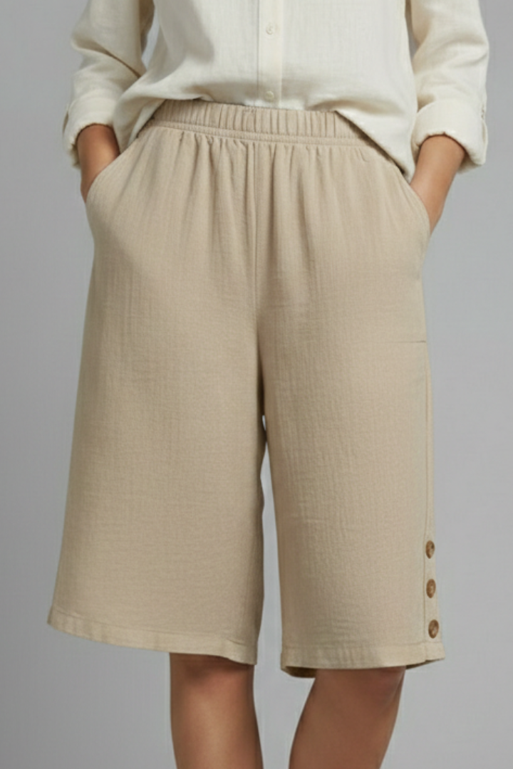 Felicia | Damen-Shorts mit elastischem Bund, weitem Bein und Knöpfen