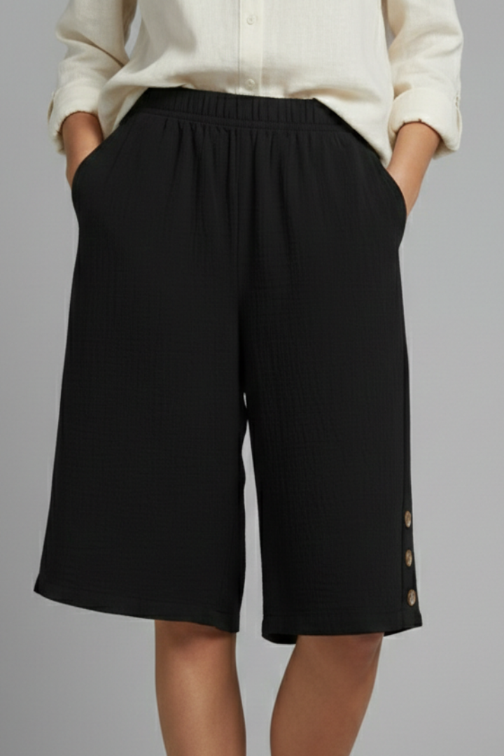 Felicia | Damen-Shorts mit elastischem Bund, weitem Bein und Knöpfen