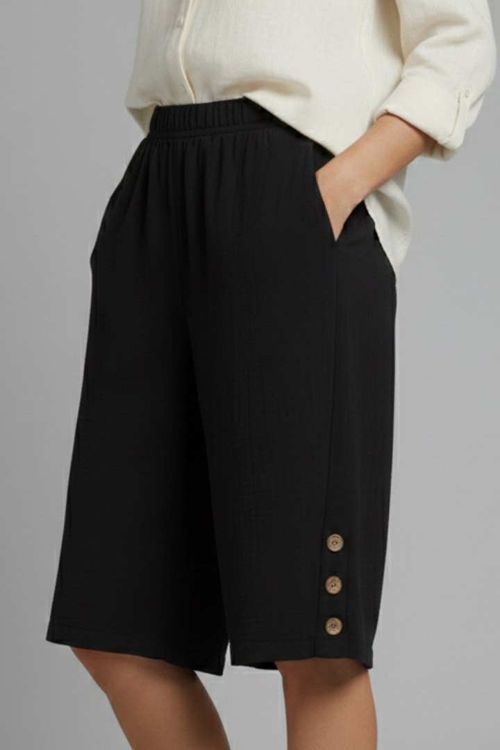 Felicia | Damen-Shorts mit elastischem Bund, weitem Bein und Knöpfen