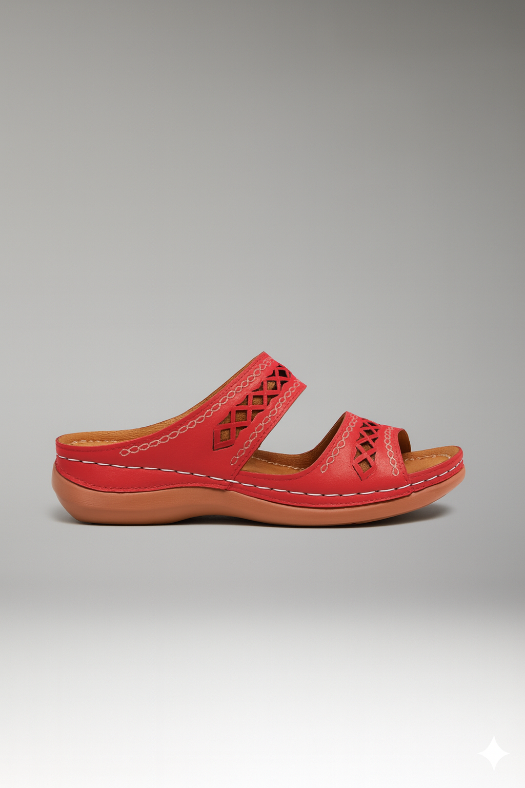 Greta | Damen Slides mit Doppelriemen und dekorativen Ausschnitten