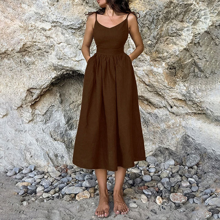 Nicole | Damen Midikleid mit V-Ausschnitt, Rückenausschnitt und Schlitz