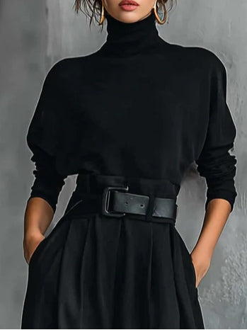 Damen-Zweiteiler: Rollkragenpullover, Hose, Gürtel