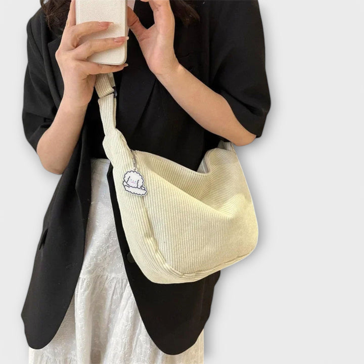 Magdalena | Damen Schultertasche mit eleganter Form