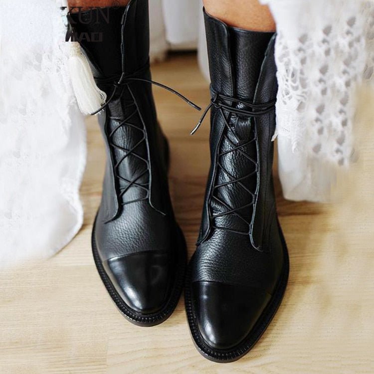 Doris | Damen Elegante Spitzstiefel mit Blockabsatz