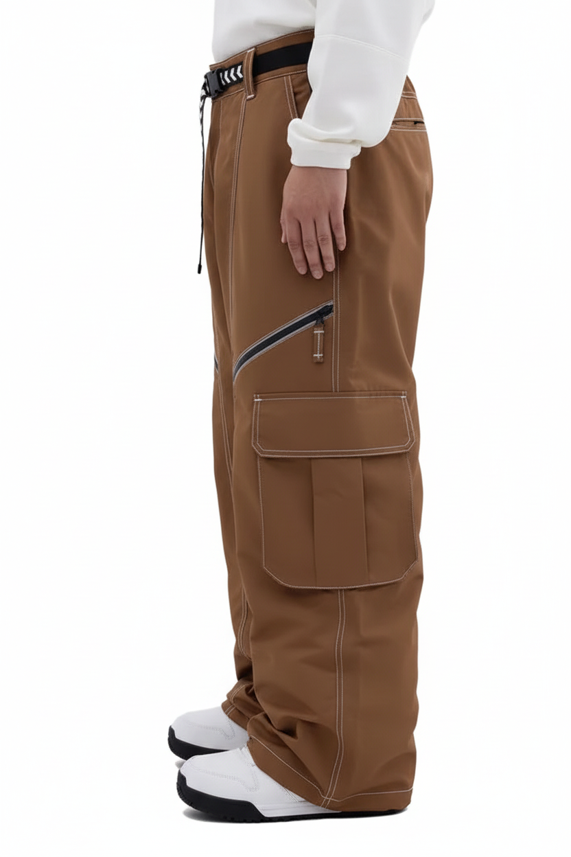 Cargohose mit aufgesetzten Taschen und Reißverschlussdetails-Men Pants-Alpenkind