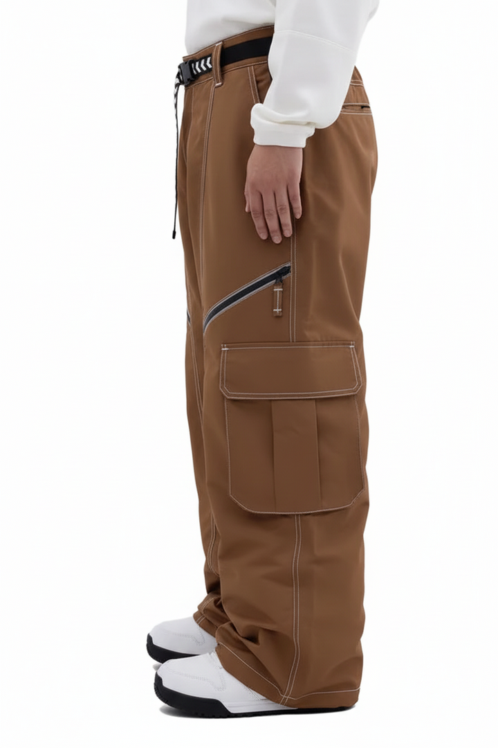 Cargohose mit aufgesetzten Taschen und Reißverschlussdetails-Men Pants-Alpenkind