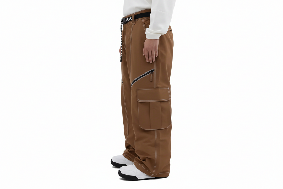 Cargohose mit aufgesetzten Taschen und Reißverschlussdetails-Men Pants-Alpenkind