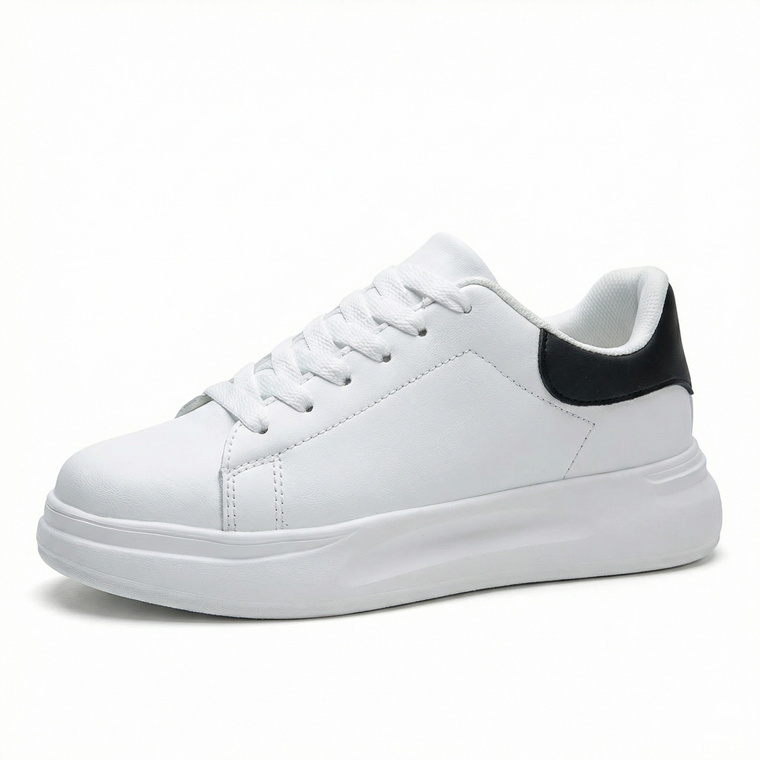 Bequeme Sneaker mit Schnürung